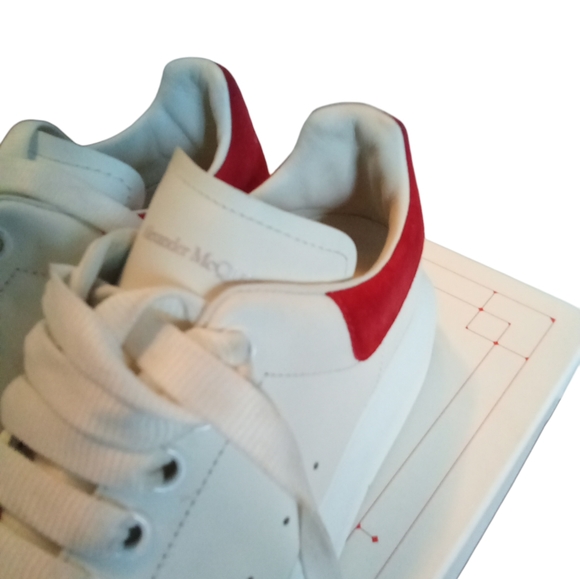 Authentic Alexander McQueen's Red - Picture 4 of 4